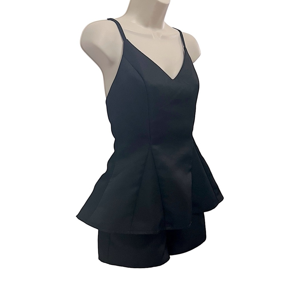 TOBI WOMENS SWEETHEART PEPLUM DEEP BACK CUT BLACK SHORTS ROMPER SIZE SMALL - Picture 2 of 10